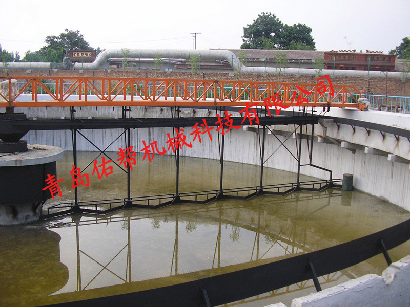 全橋周邊傳動刮吸泥機用於製革廢水處理